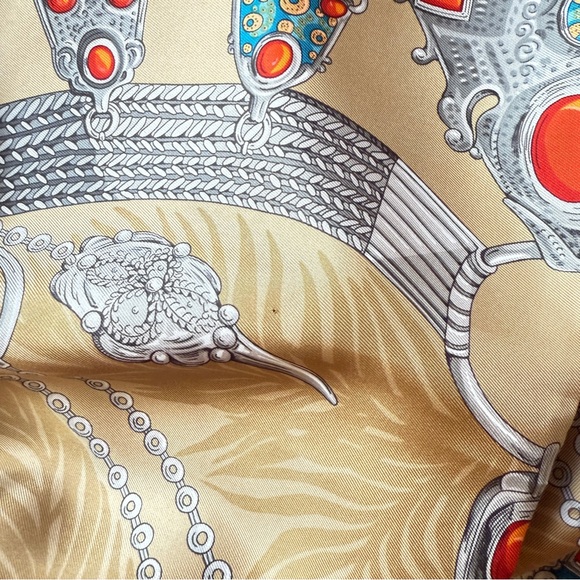 Hermès 100% Silk Scarf "Terres Precieuses" Carre 90 by Annie Faivre - Picture 10 of 13